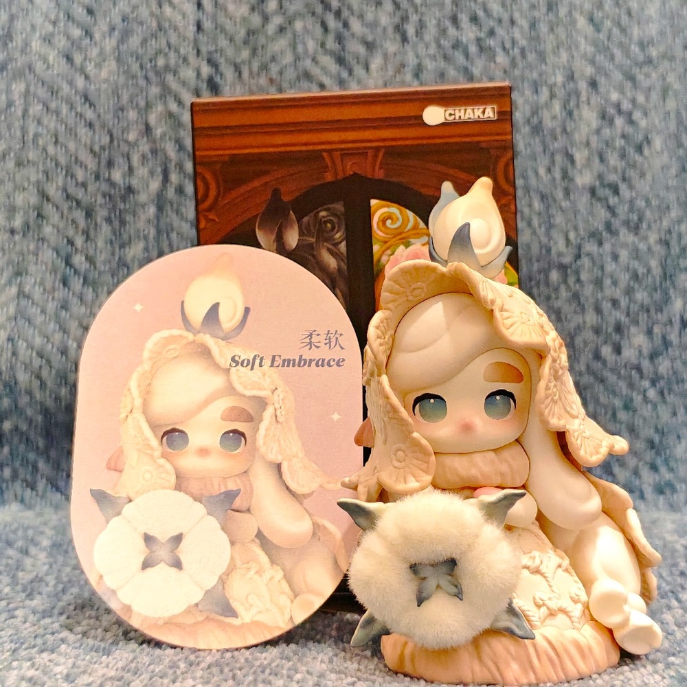 Chaka Candle Whisper series - SOFT EMBRACE 柔软  - new sealed bag - popmart
